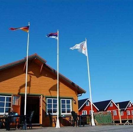 Adventure Camp - Mehamn Hotel Exterior photo