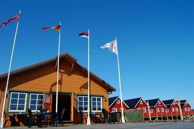 Adventure Camp - Mehamn Hotel Exterior photo